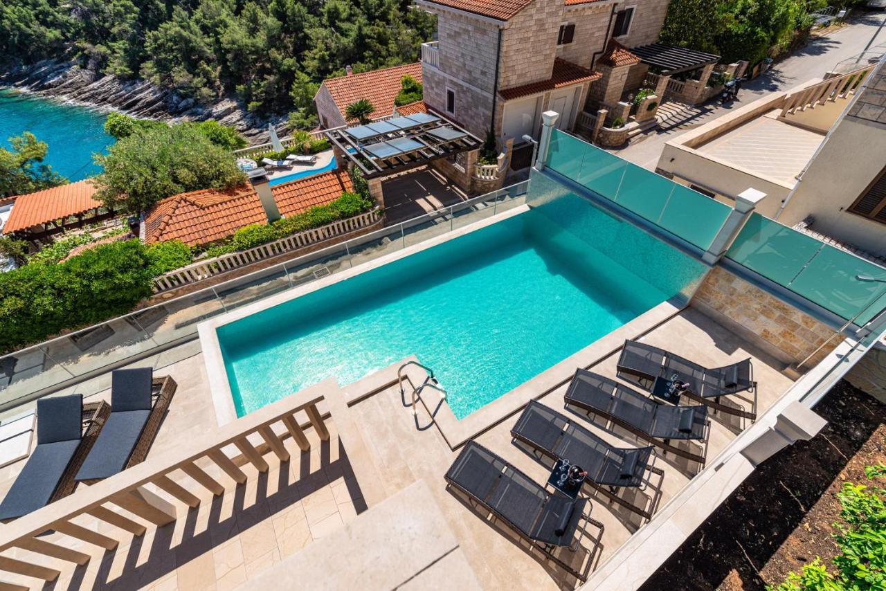 Villa Kadena - Luxury Seaside Villa With Private Heated Pool Selca  Экстерьер фото